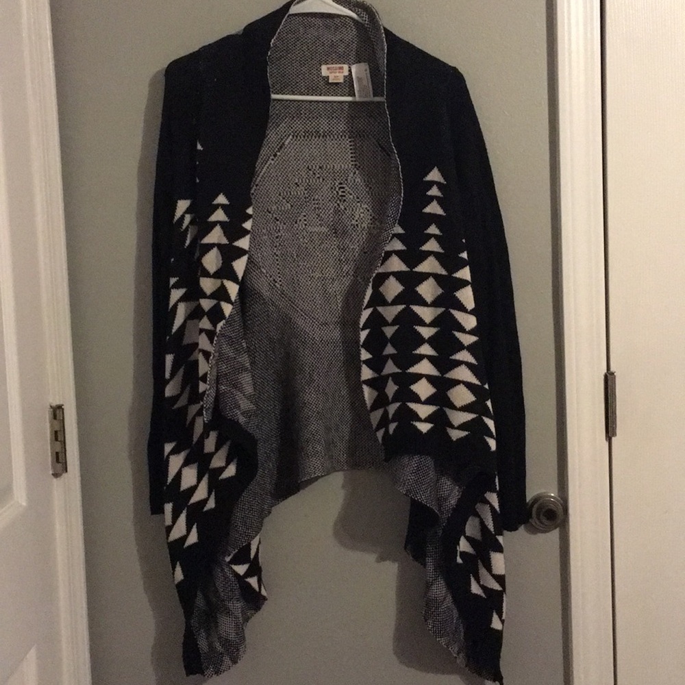 Mossimo shrug